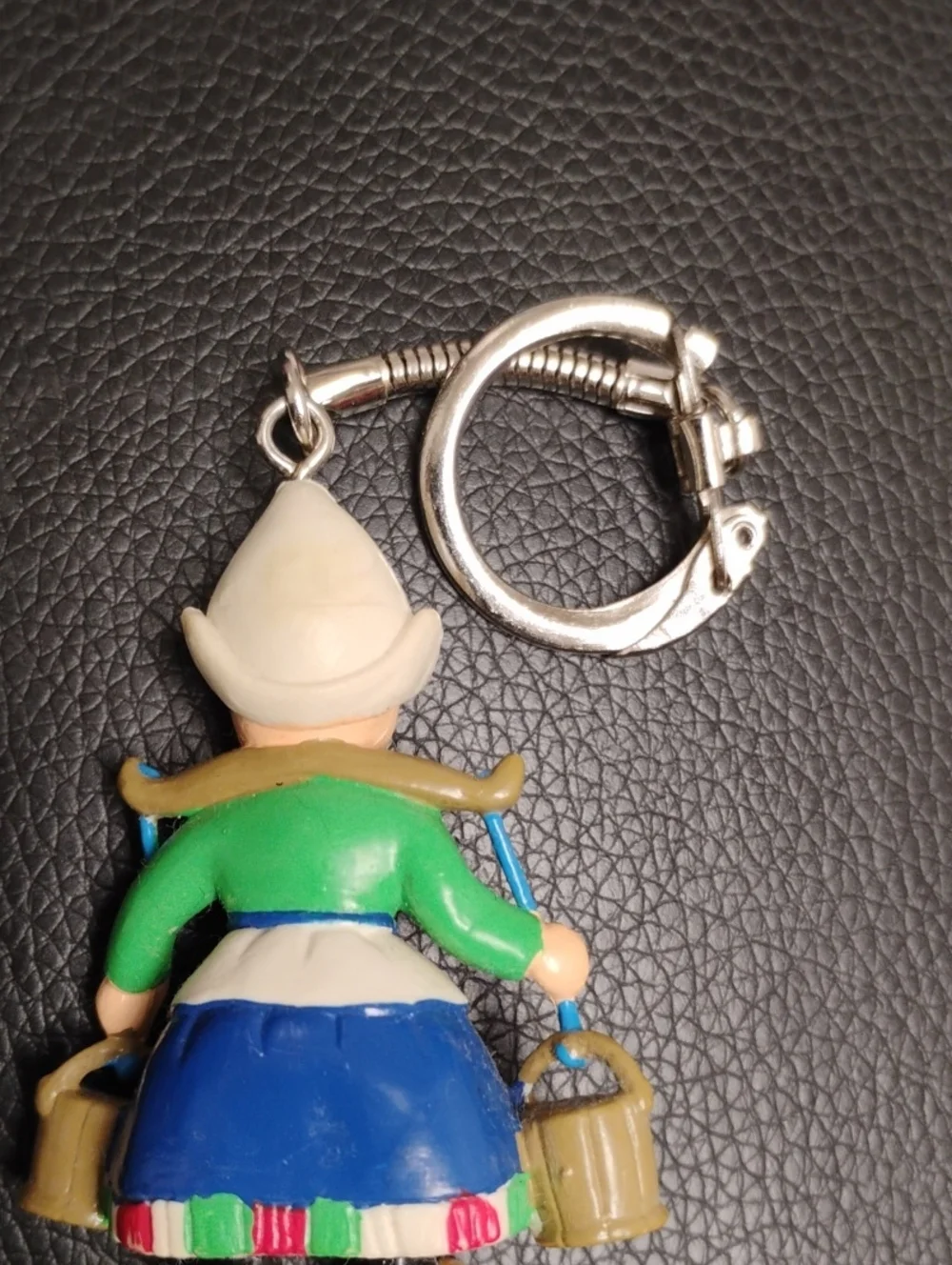 VINTAGE DUTCH FOLK GIRL MILKMAID KEYCHAIN CHARM EXCELLENT CONDITION